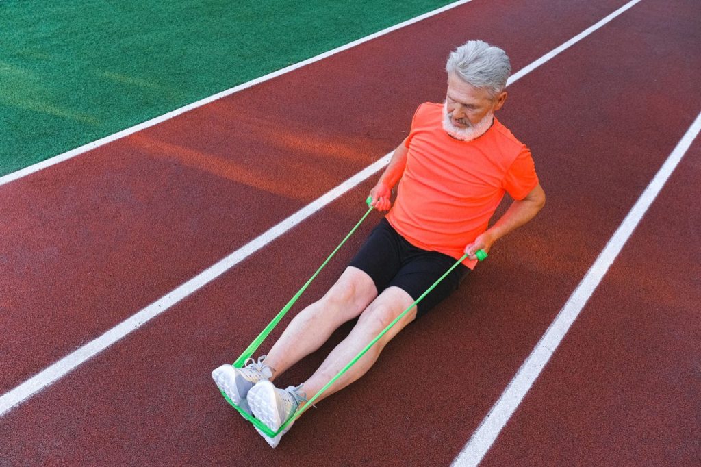 Bandes élastiques ou marche nordique : comment choisir