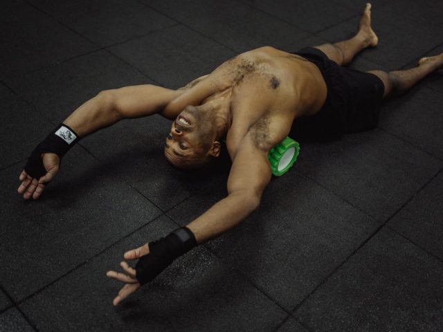 Avis sur le Theragun pour récupération musculaire