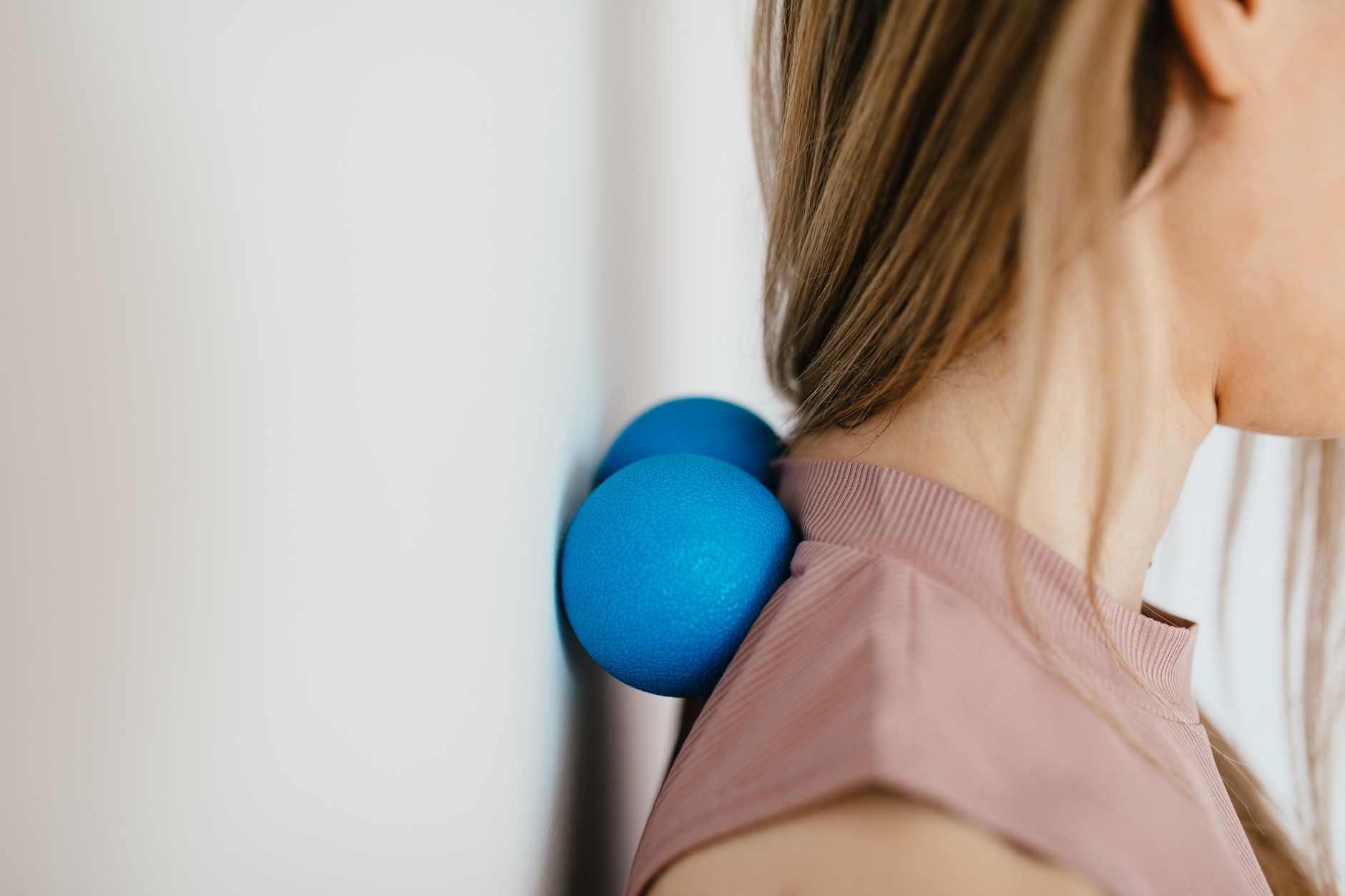 Foam roller ou balle de massage : choisir pour la récupération